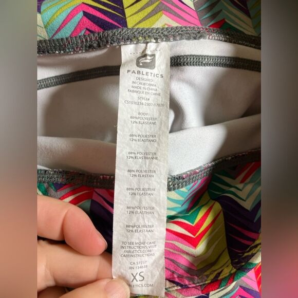 Fabletics, athletic leggings, midcalf length, excellent condition, extra small - Picture 2 of 2